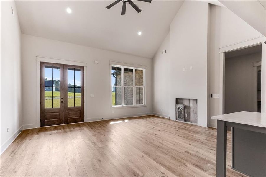 Spacious, unfurnished interior of a new home in , Dallas (Image 18).