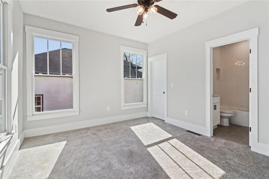 Spacious, unfurnished interior of a new home in , Atlanta (Image 17). Spacious, unfurnished interior of a new home in , Atlanta (Image 17).