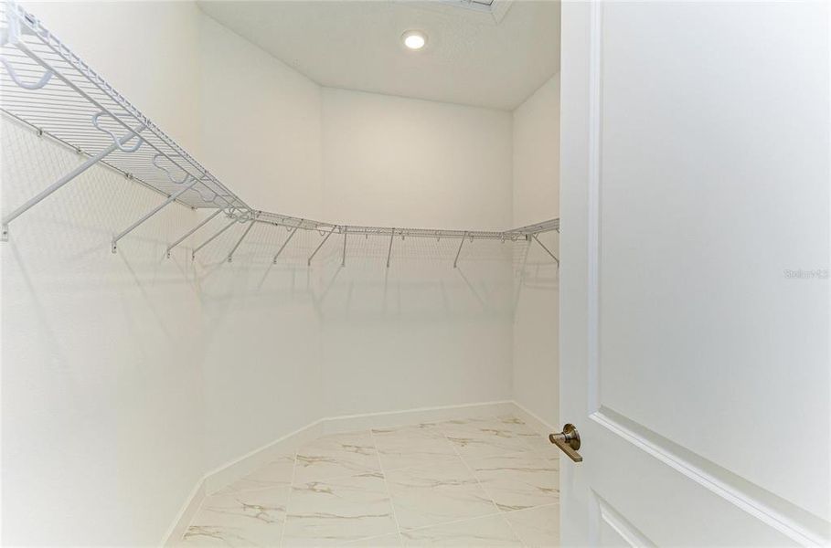 Spacious, unfurnished interior of a new home in Esplanade at Azario Lakewood Ranch, Lakewood Ranch (Image 42). Spacious, unfurnished interior of a new home in Esplanade at Azario Lakewood Ranch, Lakewood Ranch (Image 42).