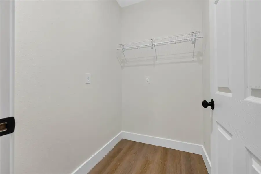 Spacious, unfurnished interior of a new home in , Tampa (Image 9).