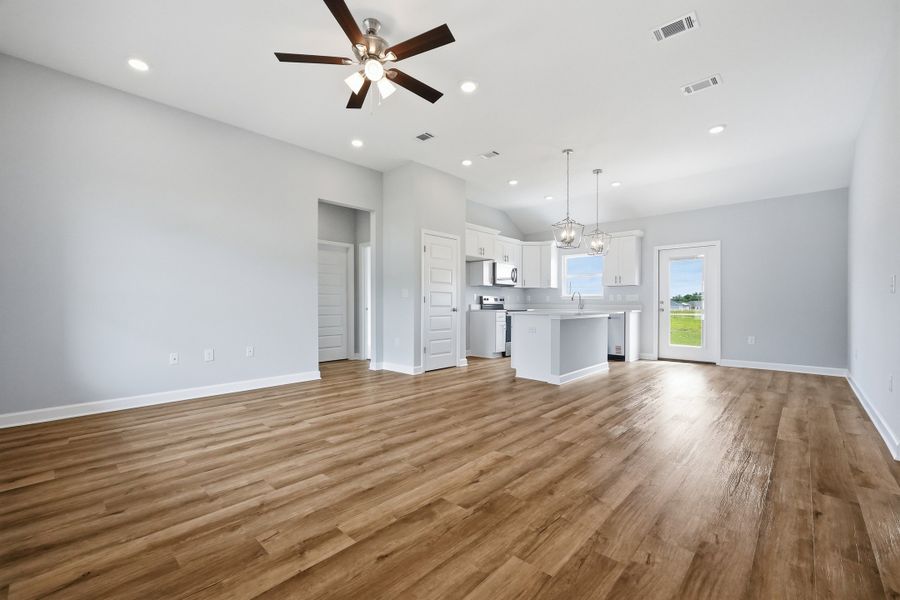Spacious, unfurnished interior of a new home in Southern Charm, Crestview (Image 20).