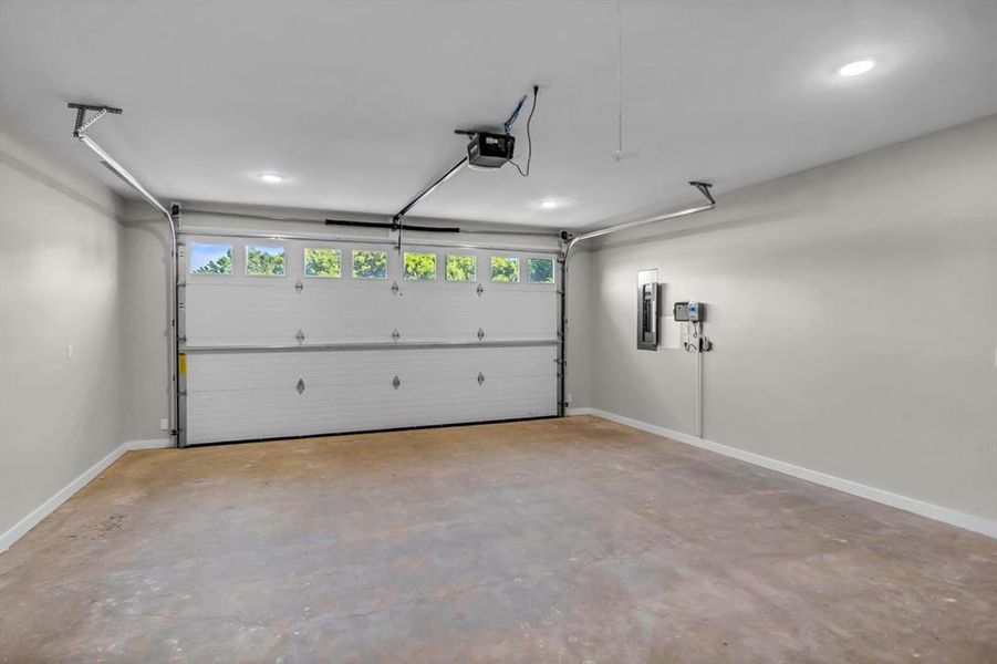 Spacious, unfurnished interior of a new home in , Tyler (Image 34).