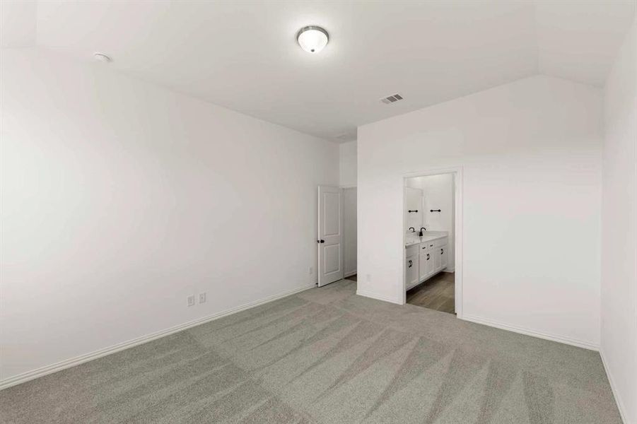 Spacious, unfurnished interior of a new home in Monticello Park, Princeton (Image 26).