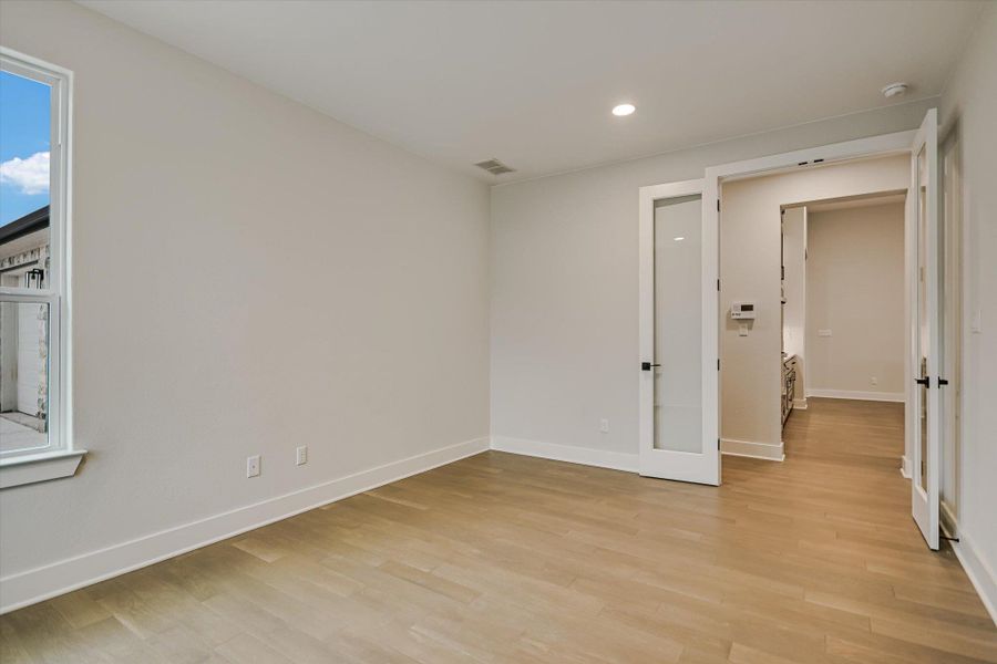 Spacious, unfurnished interior of a new home in Riverstone, Georgetown (Image 17).