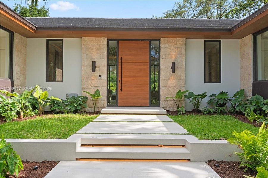 Exterior details and patio area of a home in , Miami (Image 22).