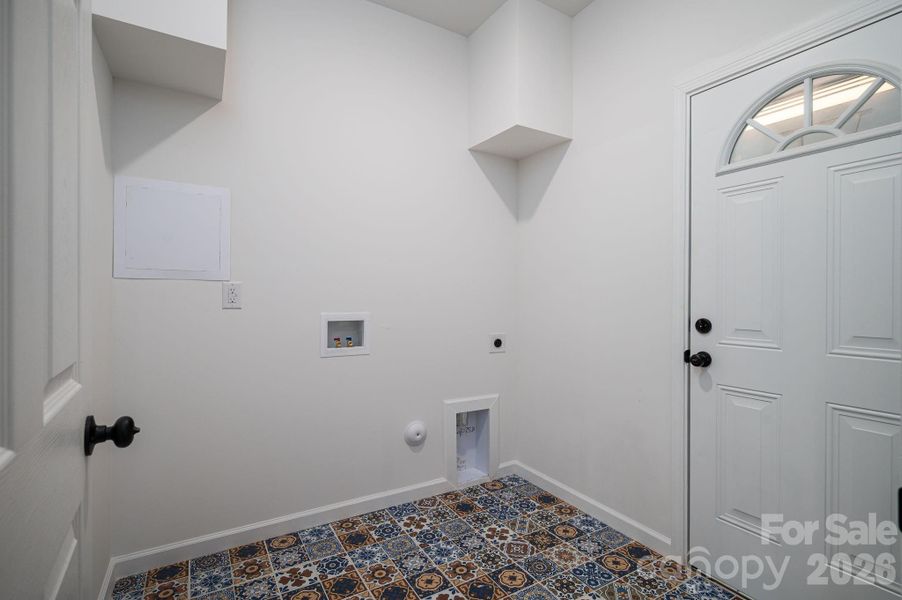 Spacious, unfurnished interior of a new home in , Shelby (Image 25).