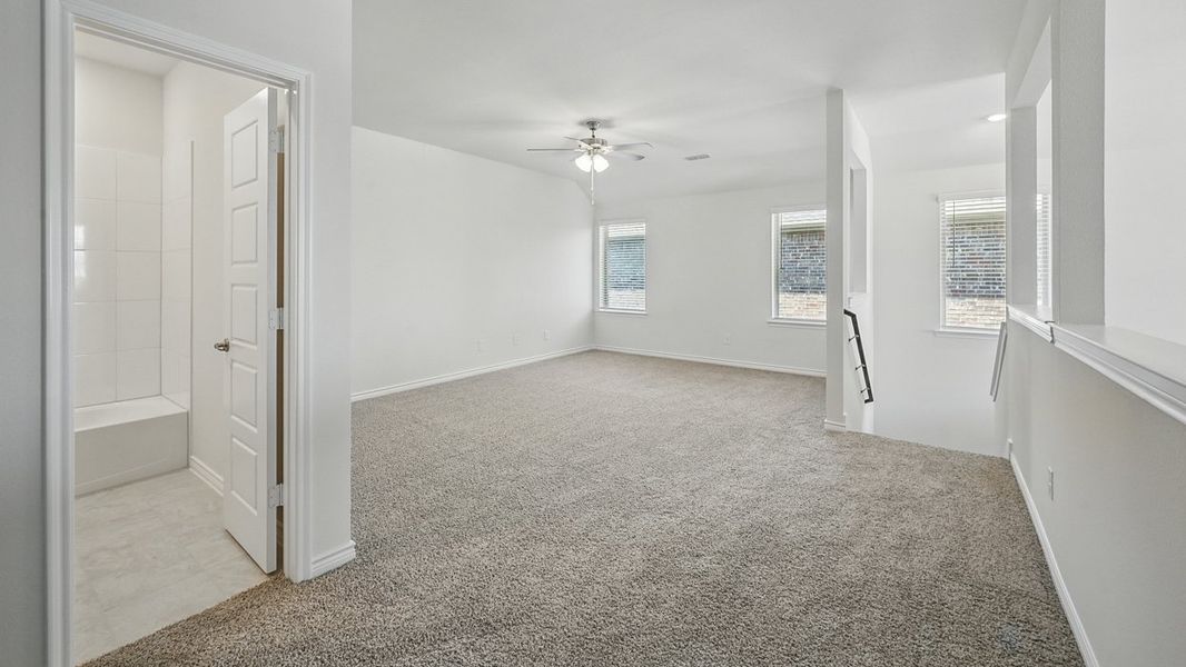 Spacious, unfurnished interior of a new home in Woodcreek, Fate (Image 13).