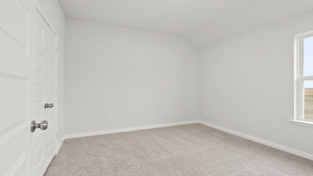 Spacious, unfurnished interior of a new home in Swenson Heights, Seguin (Image 13).