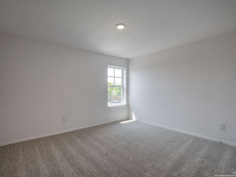Spacious, unfurnished interior of a new home in Hannah Heights, Seguin (Image 28).
