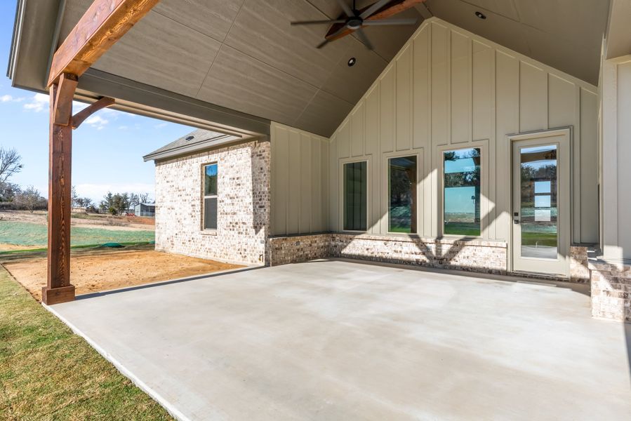Exterior details and patio area of a home in Parker Meadows, Weatherford (Image 27).