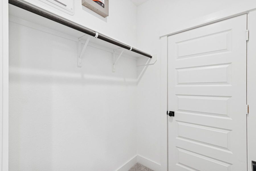 Spacious, unfurnished interior of a new home in Retreat at Oak Park, Houston (Image 20). Spacious, unfurnished interior of a new home in Retreat at Oak Park, Houston (Image 20).