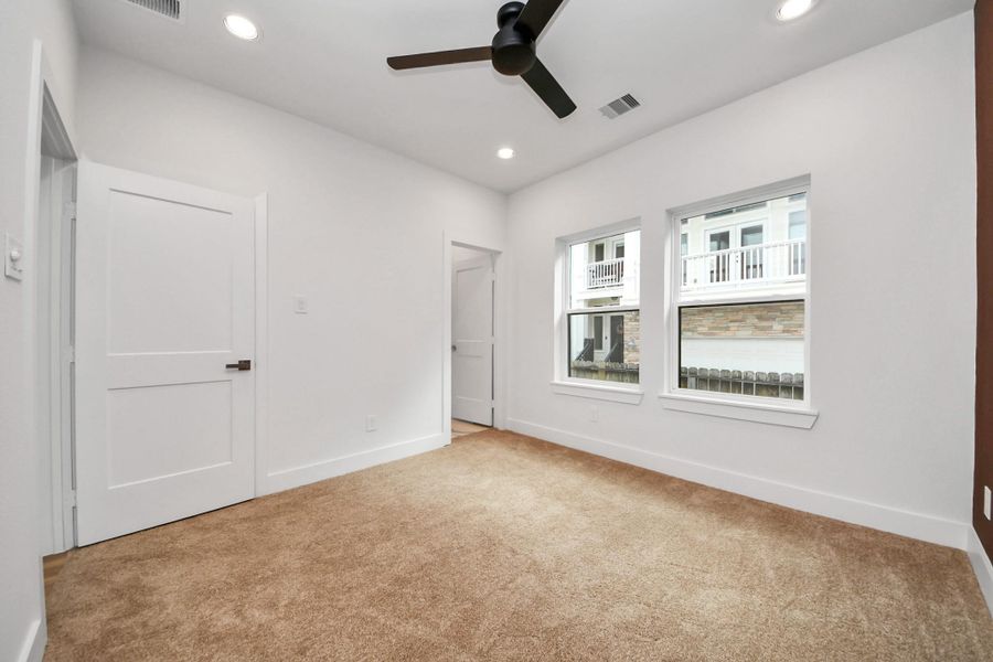 Spacious, unfurnished interior of a new home in , Houston (Image 23).