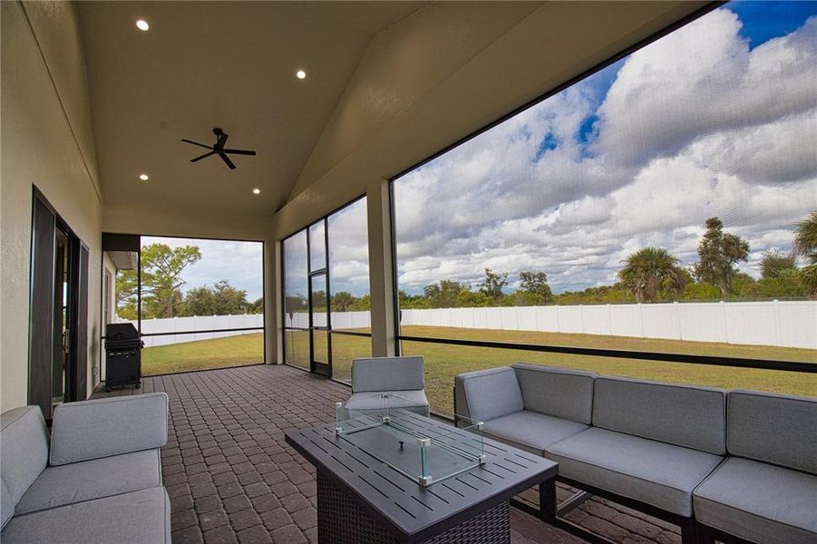 Exterior details and patio area of a home in , Placida (Image 4).