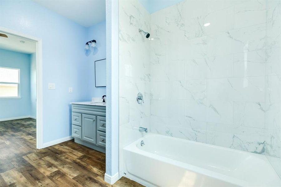 Furnished interior view inside a new home in , Freeport (Image 14).