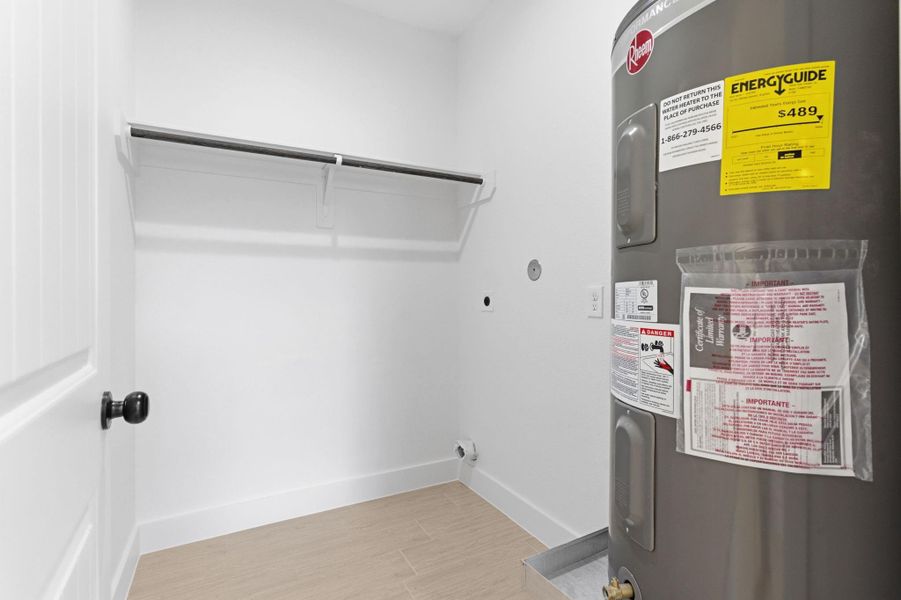 Spacious, unfurnished interior of a new home in , Houston (Image 45).