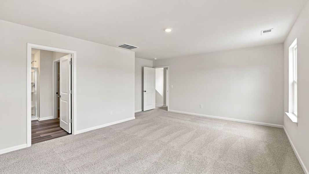 Spacious, unfurnished interior of a new home in Lakestone, Woodruff (Image 34).