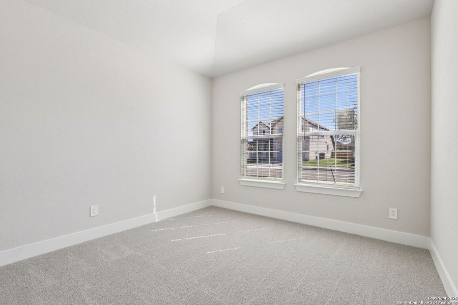 Spacious, unfurnished interior of a new home in Carmel Ranch, Schertz (Image 35).