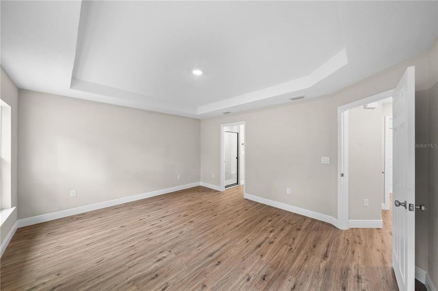 Spacious, unfurnished interior of a new home in , Ocala (Image 27).