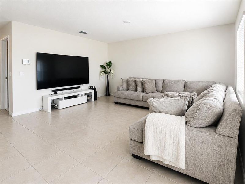 Furnished interior view inside a new home in Taylor Groves, Lake Wales (Image 4).