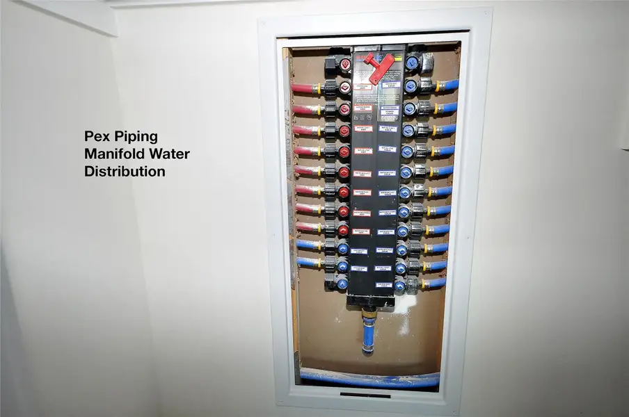 Image 42 of a home in Pedregal.