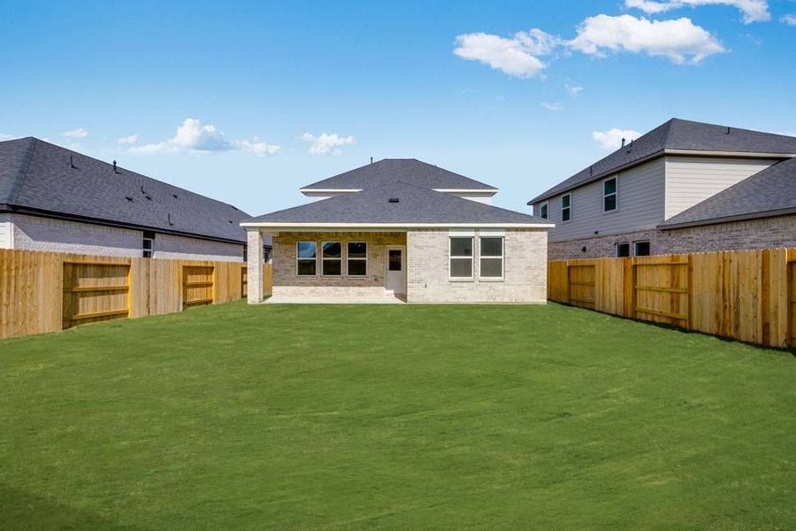 Exterior details and patio area of a home in Brookewater 45s, Rosenberg (Image 3).