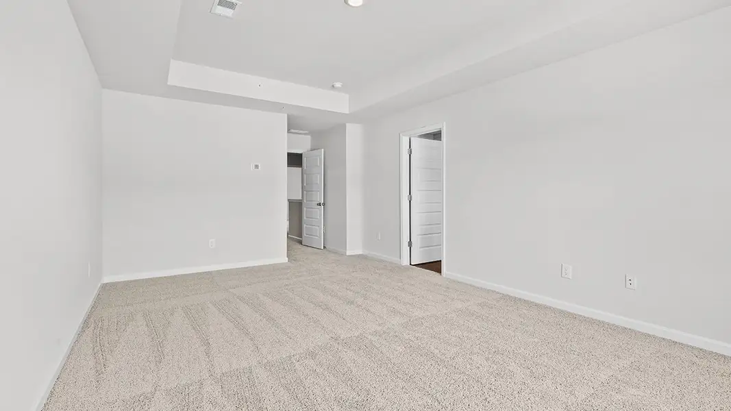 Spacious, unfurnished interior of a new home in Echo Glen, Stockbridge (Image 16).