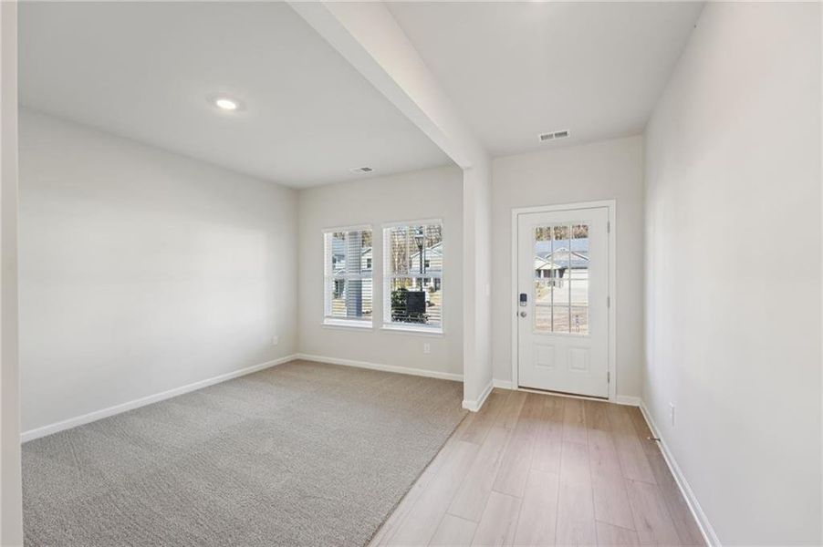 Spacious, unfurnished interior of a new home in Westmont Preserve, Powder Springs (Image 35).
