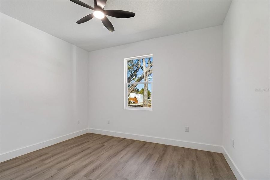 Spacious, unfurnished interior of a new home in , Pinellas Park (Image 32).