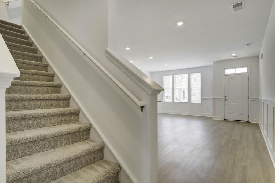Spacious, unfurnished interior of a new home in , Summerville (Image 21).