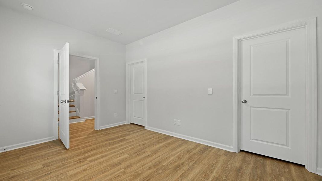 Spacious, unfurnished interior of a new home in Garbon Fields, Summerville (Image 21).