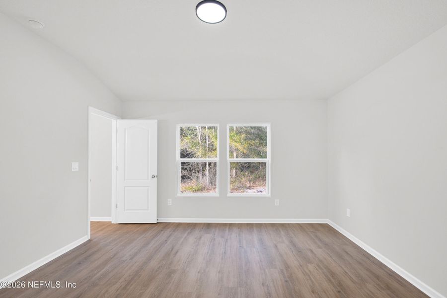 Spacious, unfurnished interior of a new home in , Palatka (Image 30).