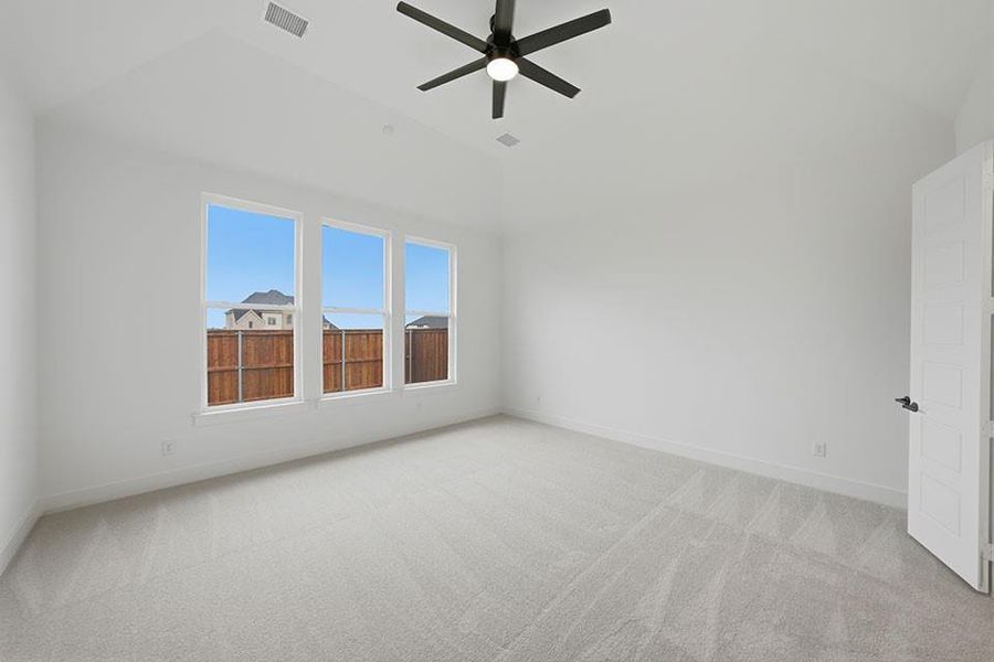 Spacious, unfurnished interior of a new home in The Homestead - 62', Rockwall (Image 25).