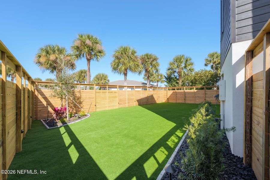 Exterior details and patio area of a home in , Jacksonville Beach (Image 30).