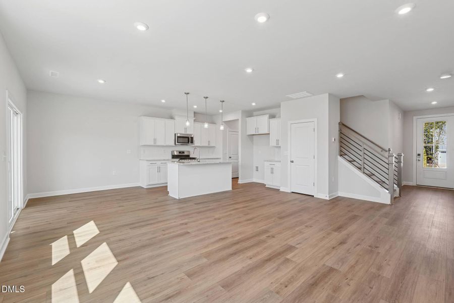 Tredenham 6_Eno_Living Room 2_9.2.25_web Tredenham 6_Eno_Living Room 2_9.2.25_web