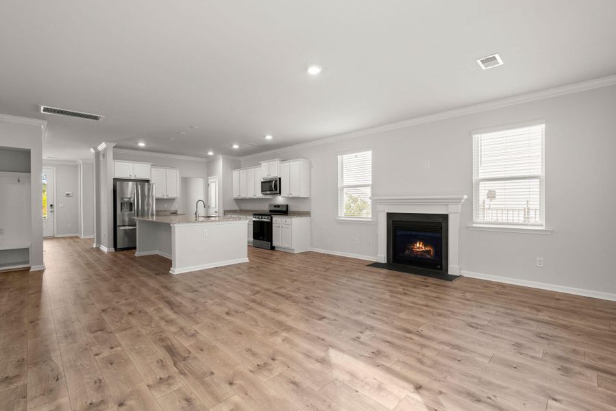 Spacious, unfurnished interior of a new home in The Ponds, Summerville (Image 15).