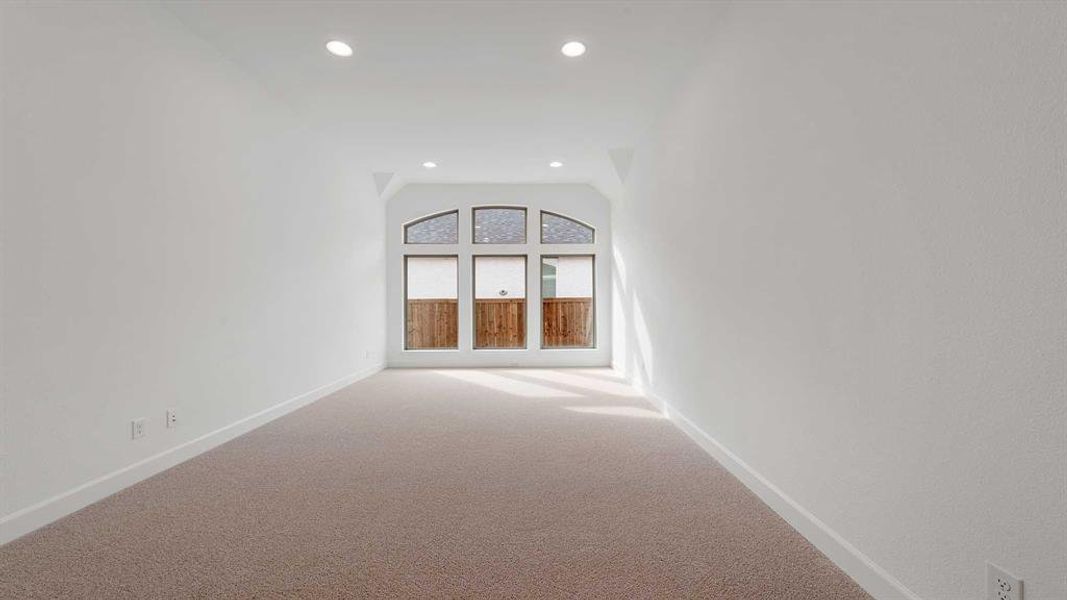 Spacious, unfurnished interior of a new home in Sonoma Verde, McLendon-Chisholm (Image 14).