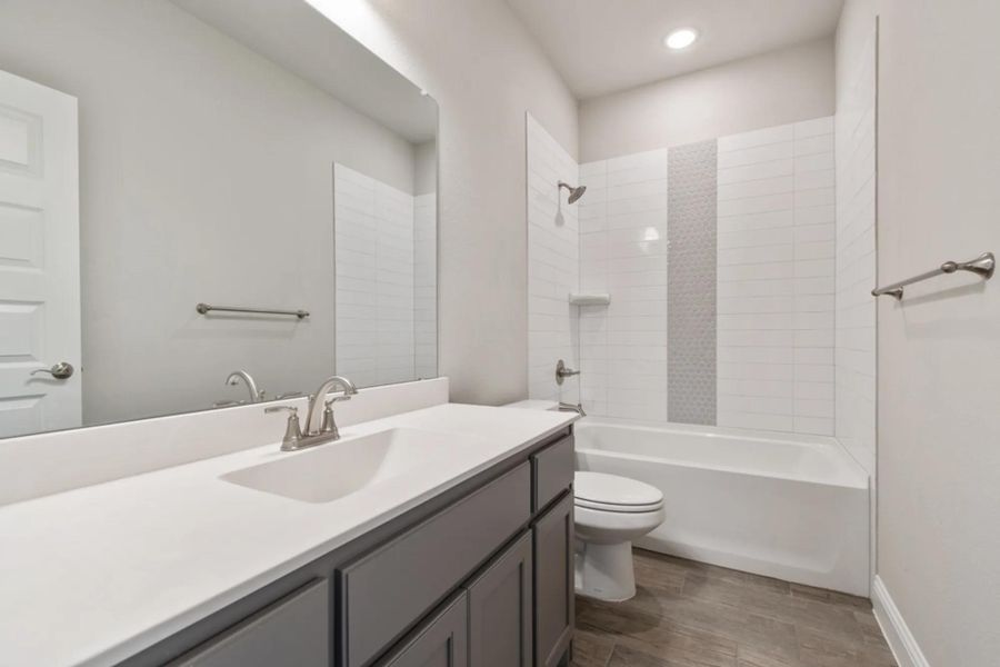 Image 209 representing the Concept 2373 by Landsea Homes in Coyote Crossing, Godley, TX. Image 209 representing the Concept 2373 by Landsea Homes in Coyote Crossing, Godley, TX.