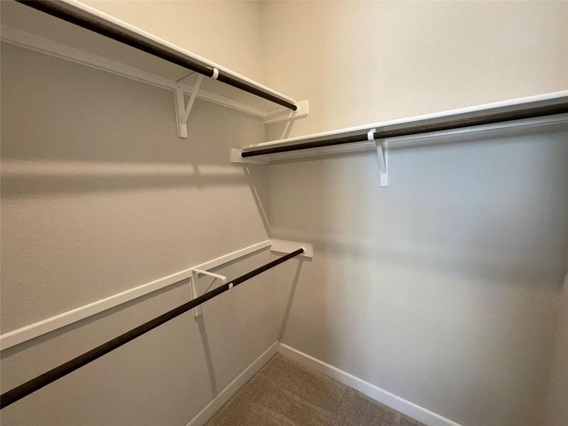 Walk-in Closet Walk-in Closet