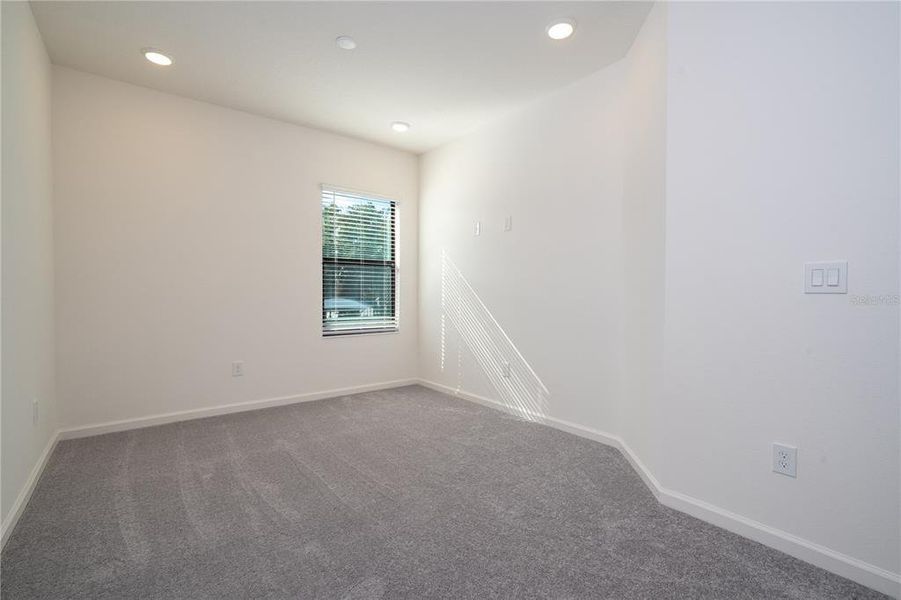 Spacious, unfurnished interior of a new home in , Orlando (Image 50).