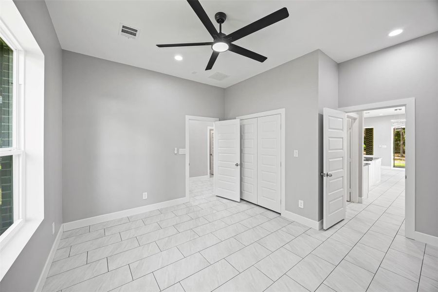 Spacious, unfurnished interior of a new home in , Splendora (Image 21).