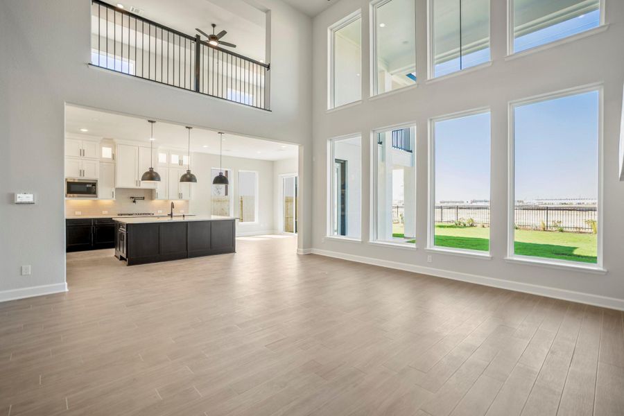 Spacious, unfurnished interior of a new home in Jordan Ranch 70' Lots, Fulshear (Image 42).