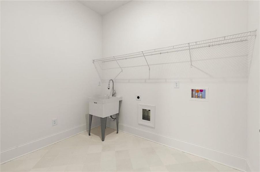 Spacious, unfurnished interior of a new home in , Kennesaw (Image 40).