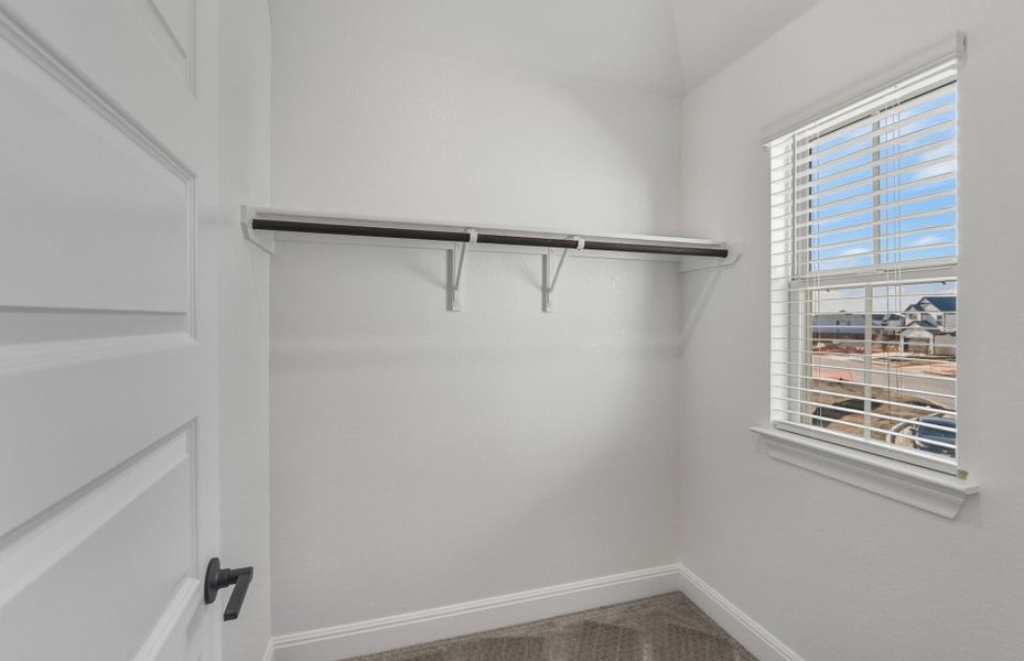 Spacious, unfurnished interior of a new home in Santa Rita Ranch, Liberty Hill (Image 25).