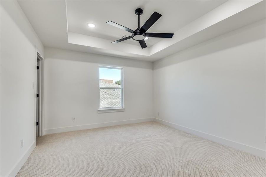 Upstairs En-Suite Bedroom with Walk in Closet