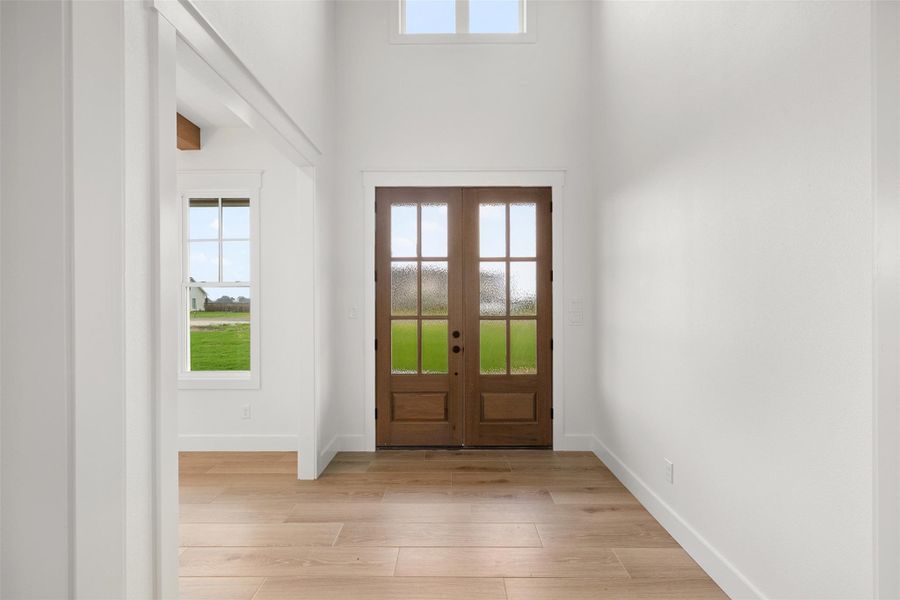 Spacious, unfurnished interior of a new home in , Snook (Image 39).
