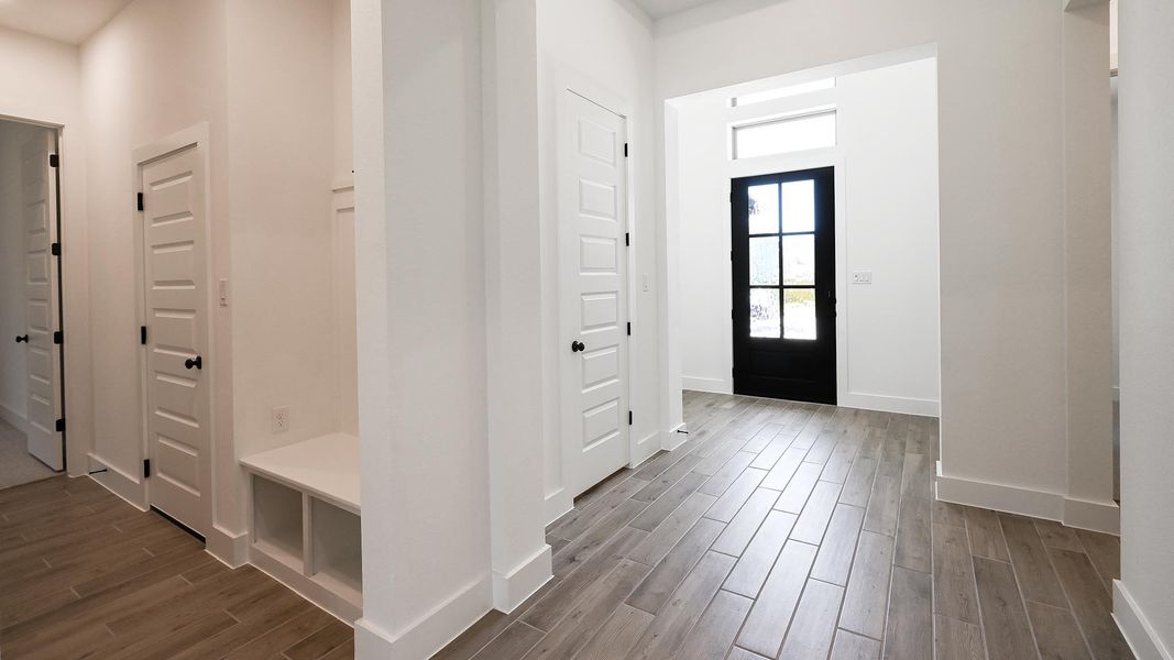 Spacious, unfurnished interior of a new home in 6 Creeks, Kyle (Image 14). Spacious, unfurnished interior of a new home in 6 Creeks, Kyle (Image 14).