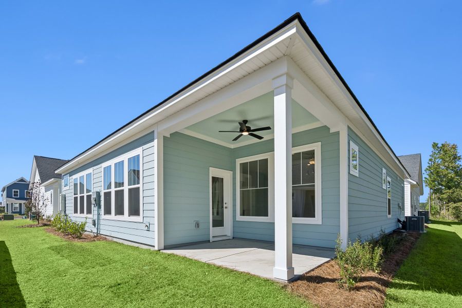 Representative exterior details of a home built from the The Bloomsbury by David Weekley Homes in Nexton – Midtown – The Garden Collection, Summerville (Image 3).