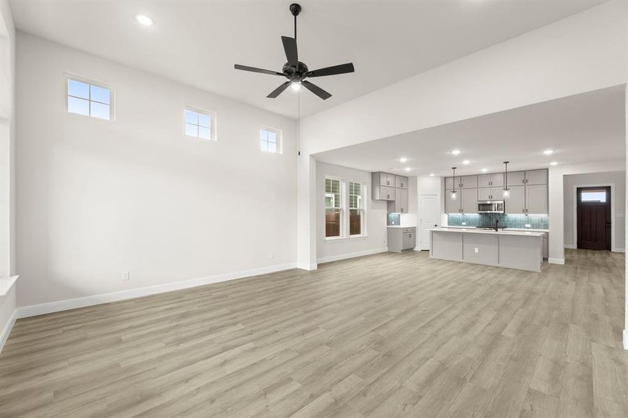 17. 1023 Abigail - Family (2)