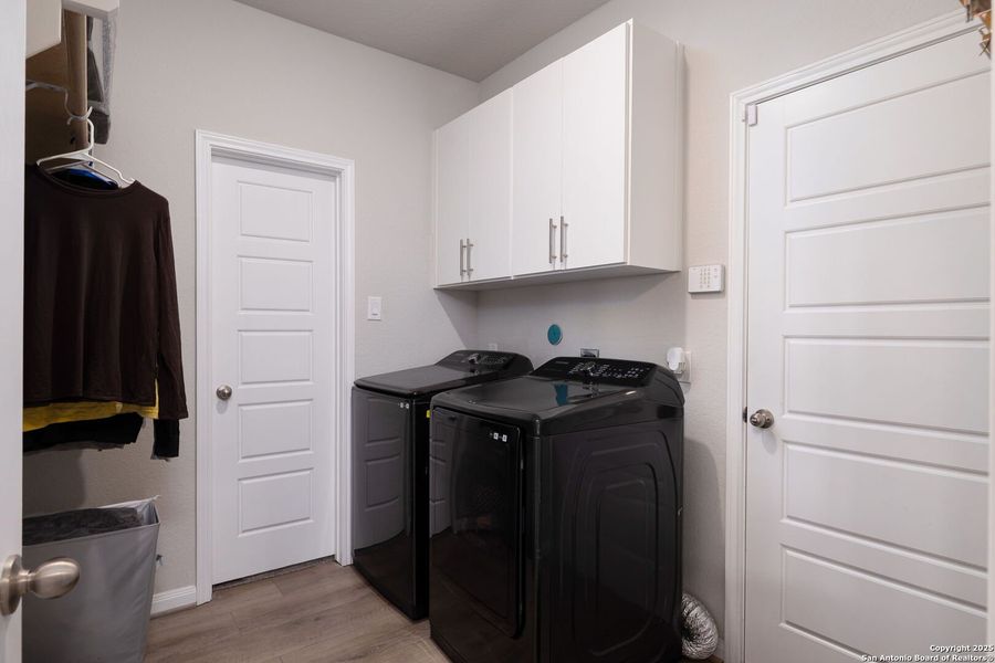 Furnished interior view inside a new home in Rhine Valley, Schertz (Image 18).