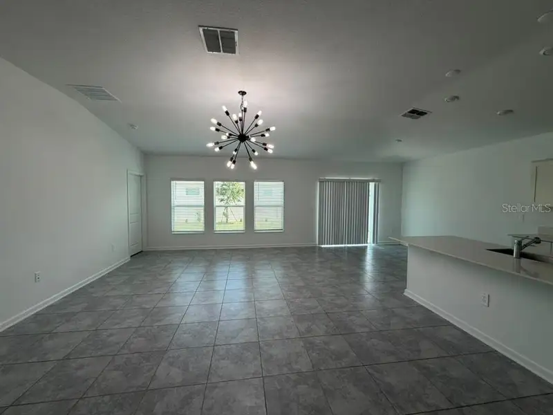 Spacious, unfurnished interior of a new home in , Eagle Lake (Image 6).